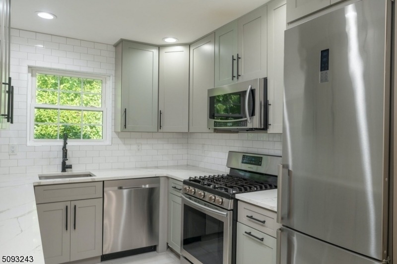 320 South - Photo 9