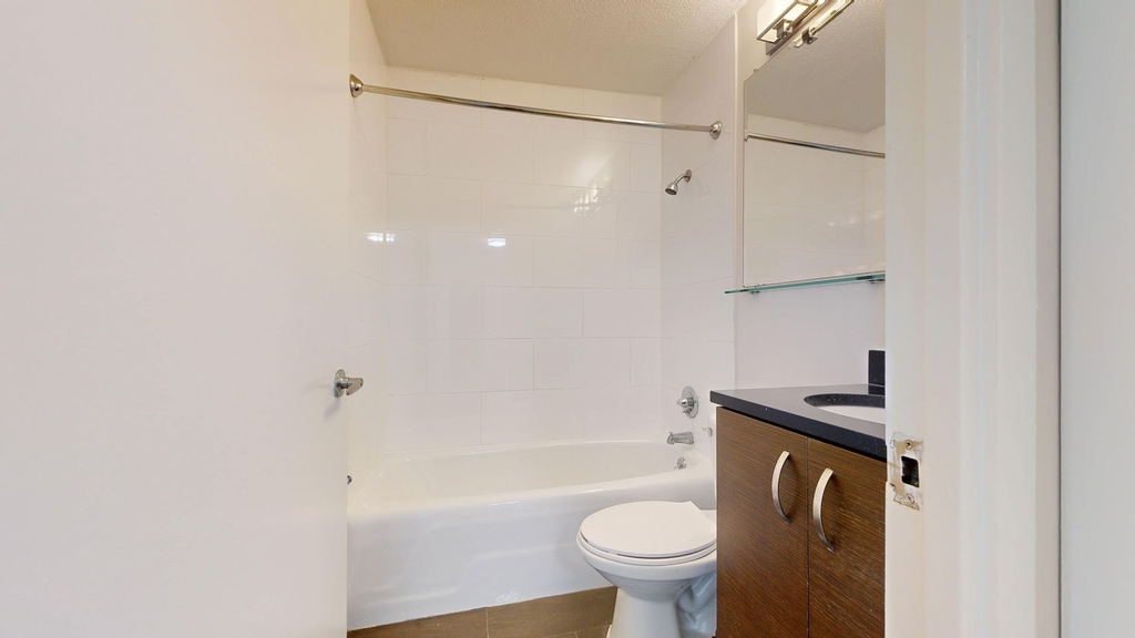 401 E 34th St - Photo 4