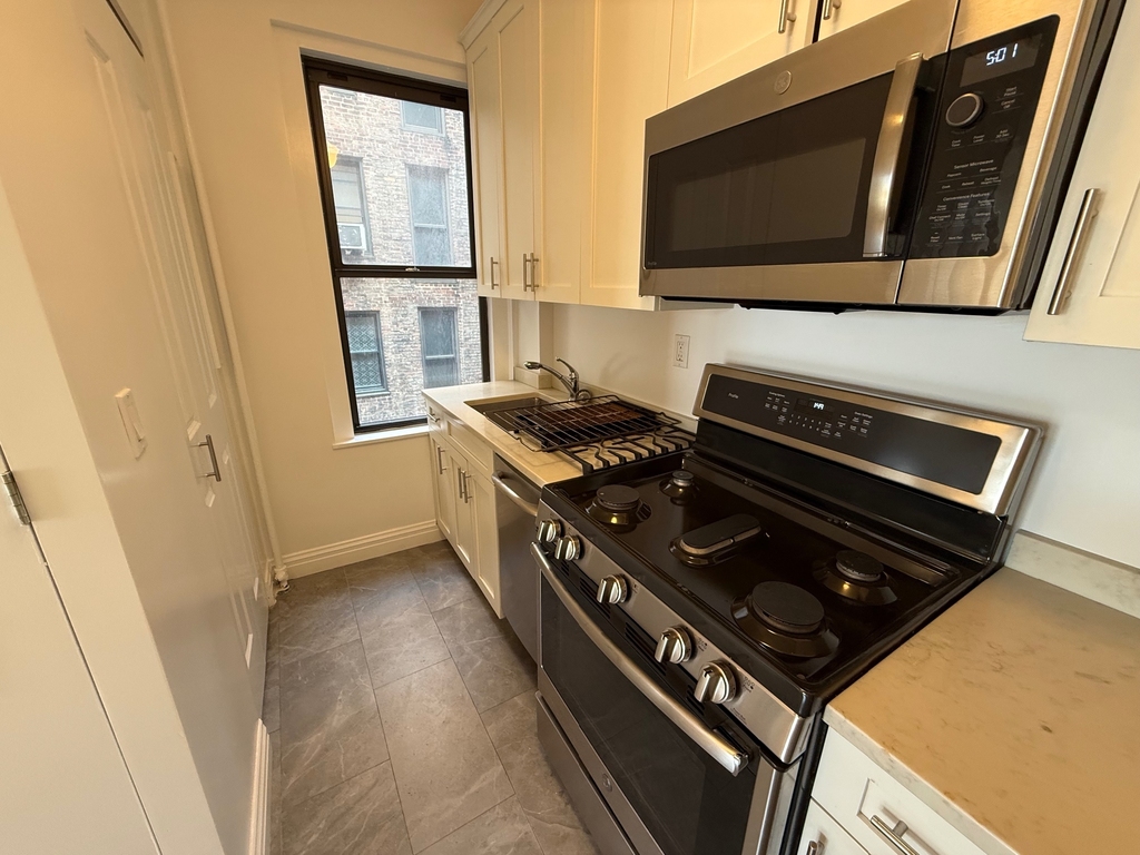 147 West 79th Street - Photo 2