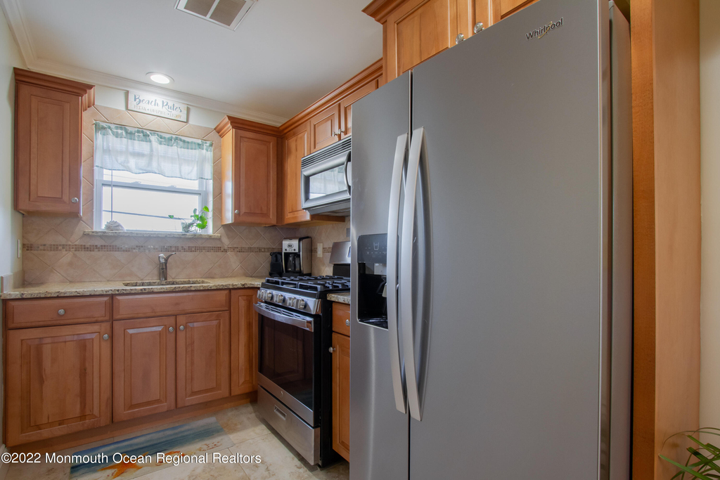 455 Ocean Boulevard - Photo 7