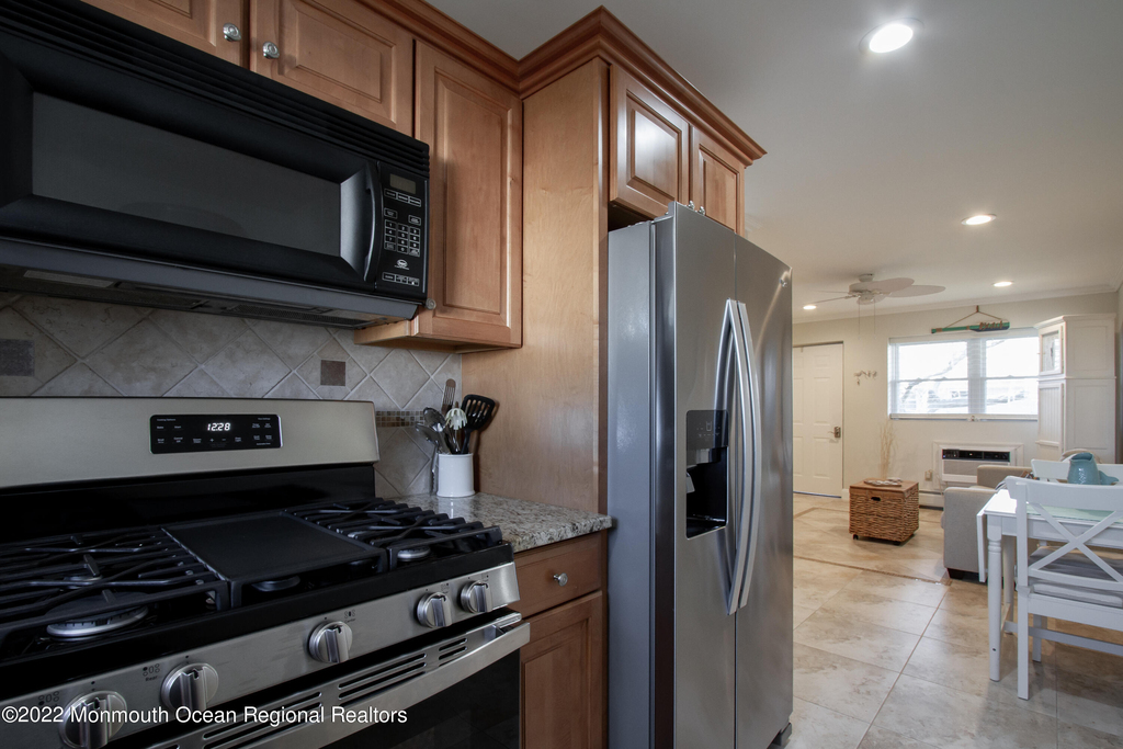 455 Ocean Boulevard - Photo 10