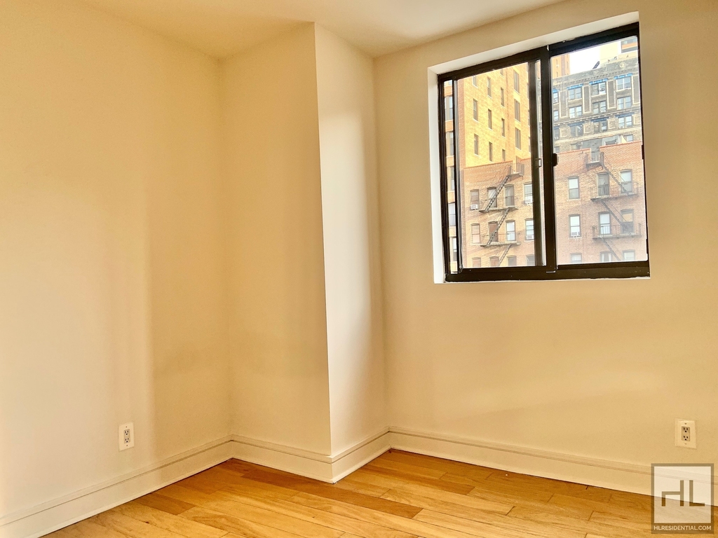 West 96th Street - Photo 8