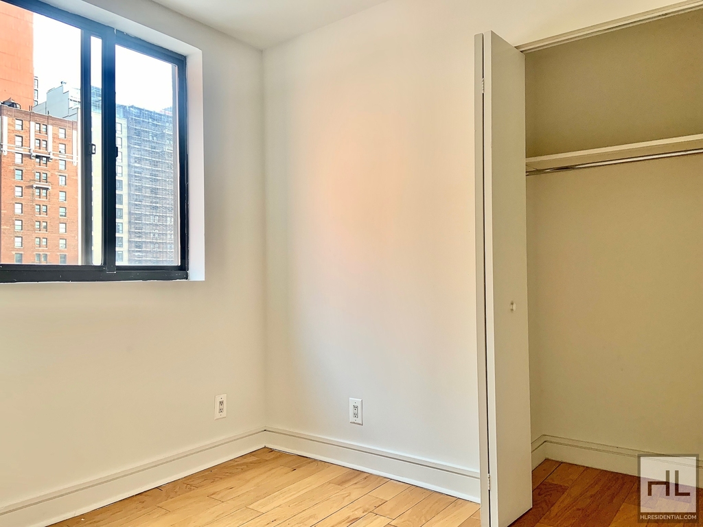 West 96th Street - Photo 10