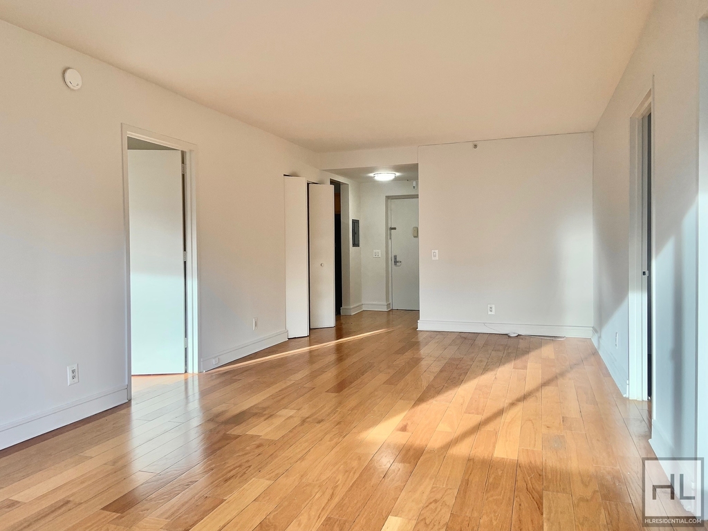 West 96th Street - Photo 12