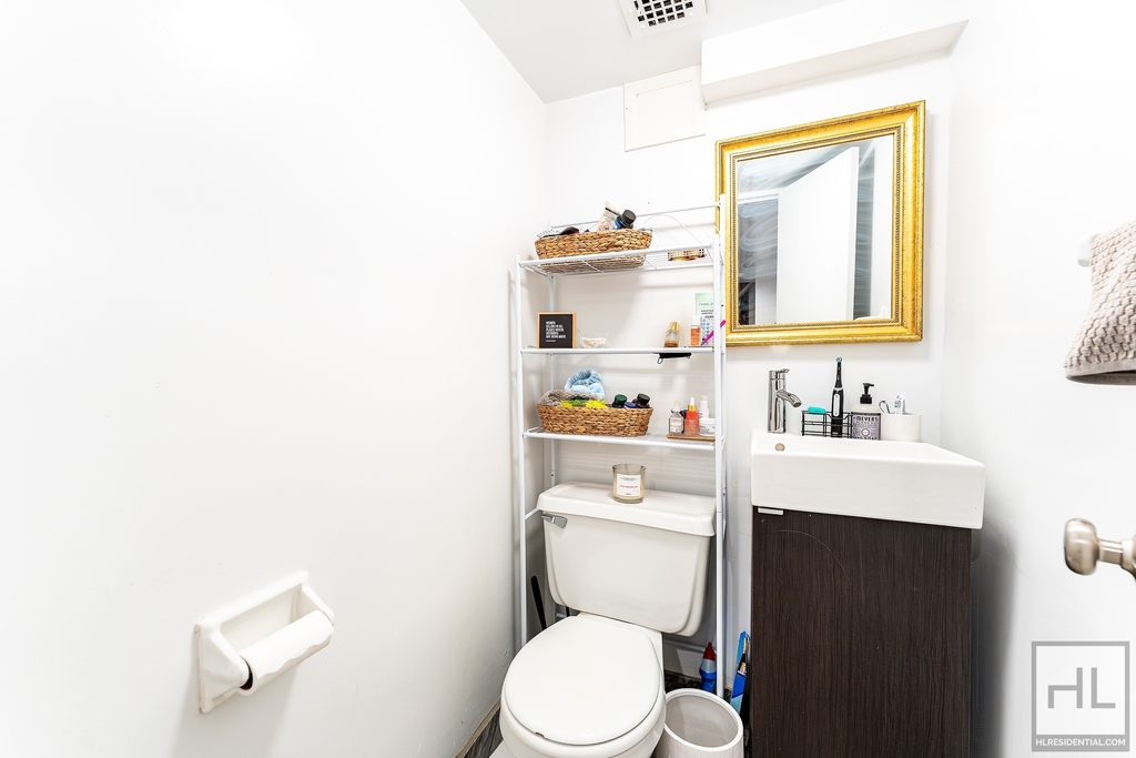 West 82 Street - Photo 6