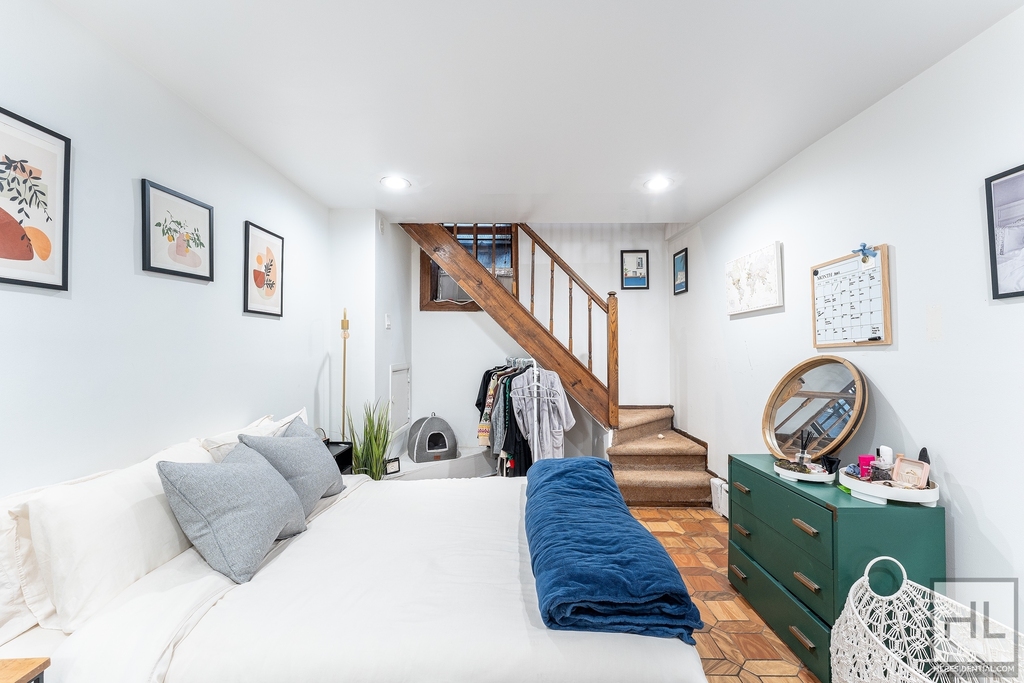 West 82 Street - Photo 3