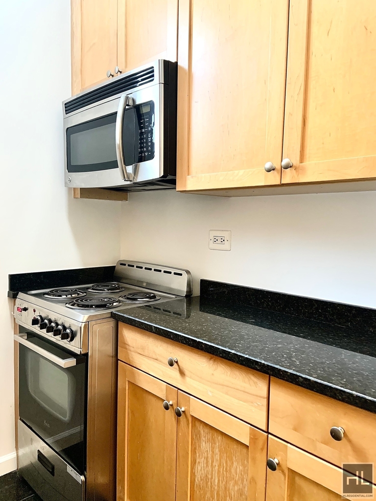 West 73 Street - Photo 2