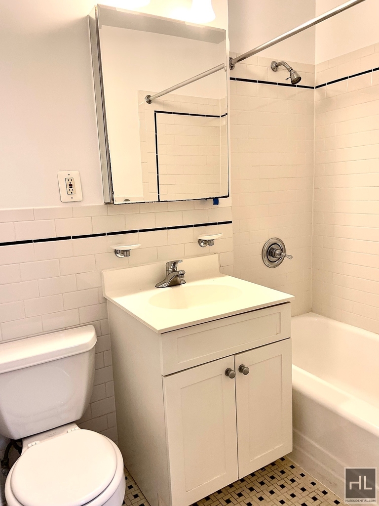 West 73 Street - Photo 6
