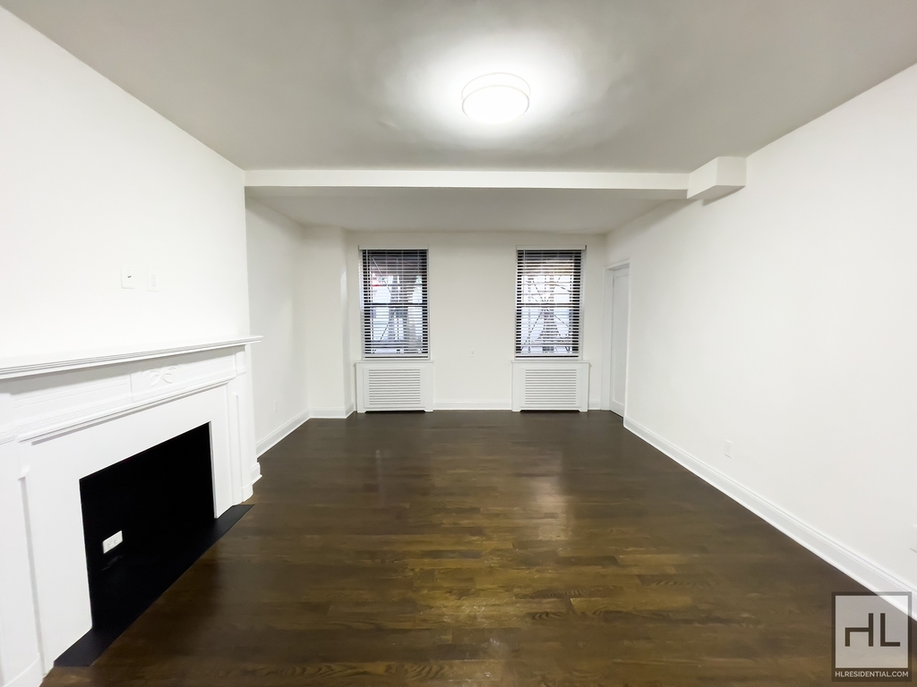 Fifth Avenue - Photo 4