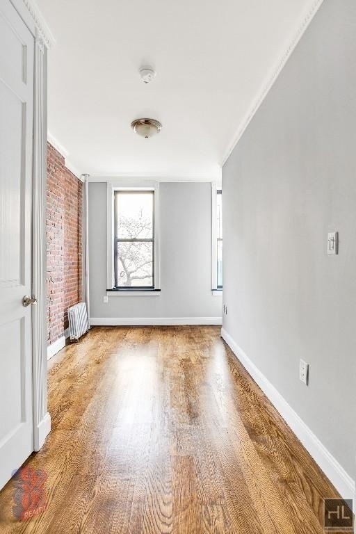West 52 Street - Photo 1