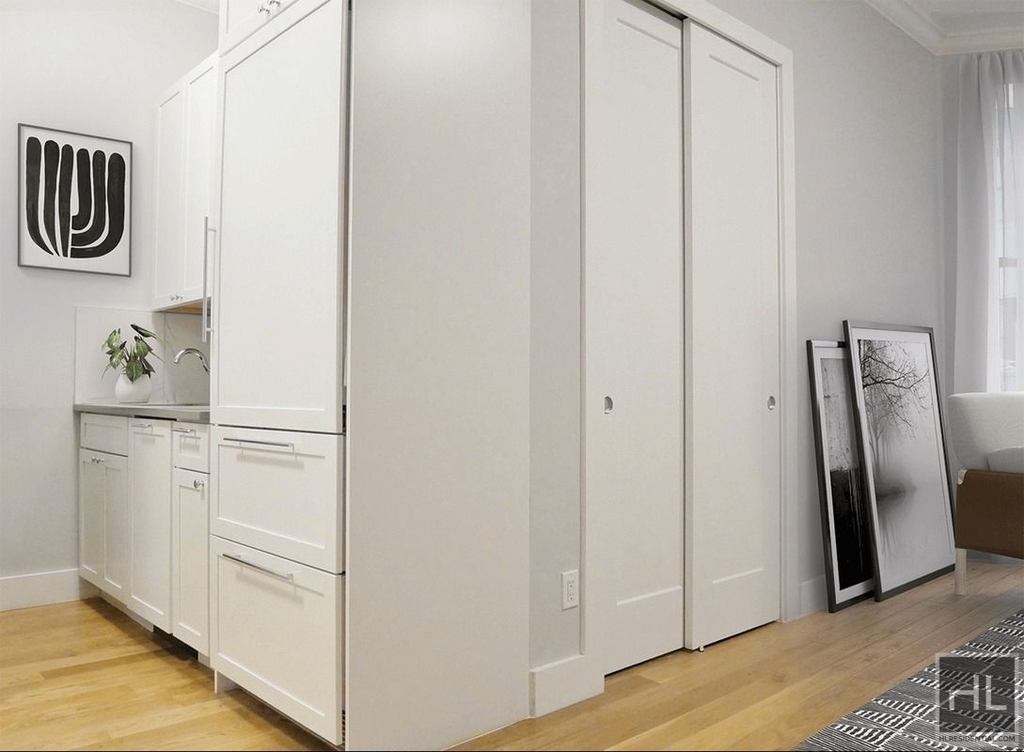 West 76 Street - Photo 7