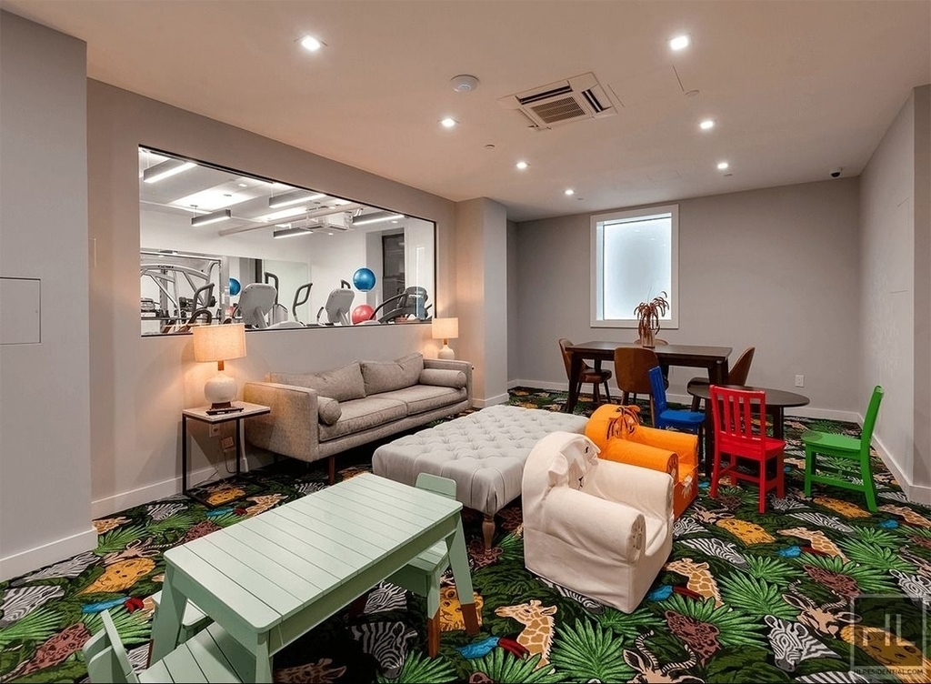 West 76 Street - Photo 5