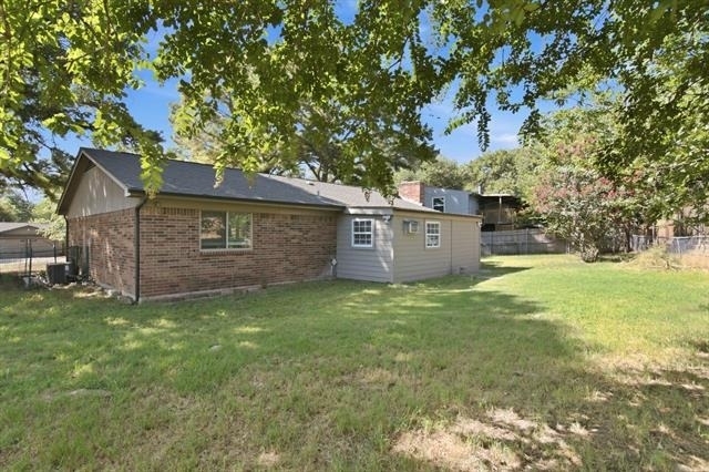 809 James Street - Photo 32