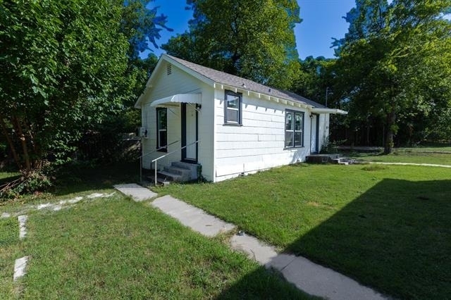 1702 Ethel Avenue - Photo 1