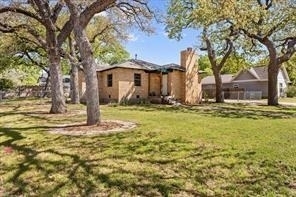 201 E 3rd Street - Photo 2