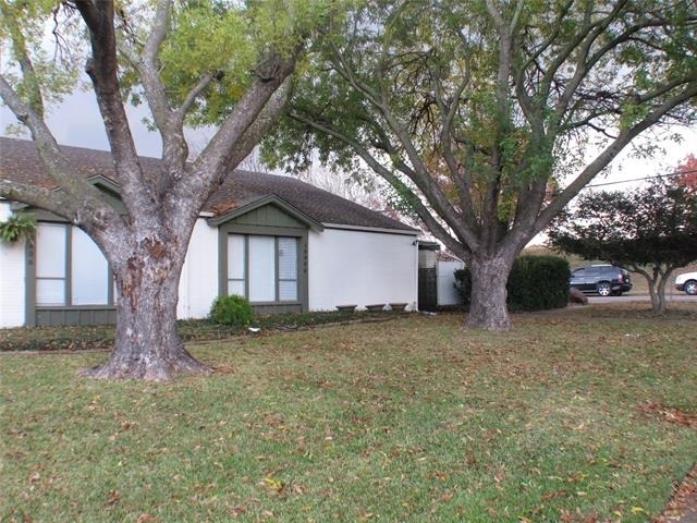 10406 Shadow Bend Drive - Photo 2