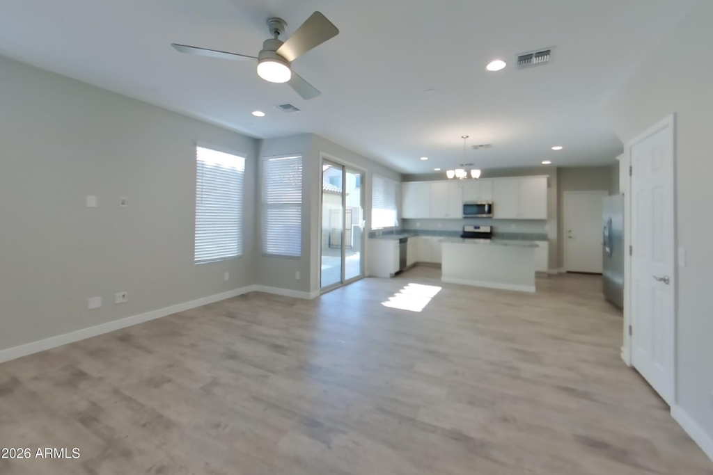 9310 E Strobe Avenue - Photo 3