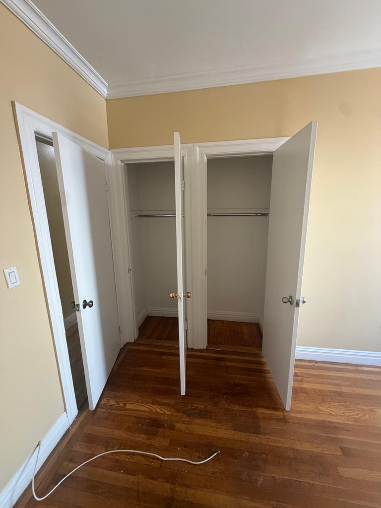 W 204th Street / Vermilyea Avenue - Photo 5