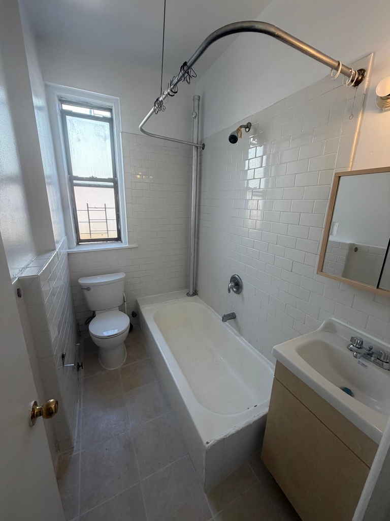 W 204th Street / Vermilyea Avenue - Photo 2