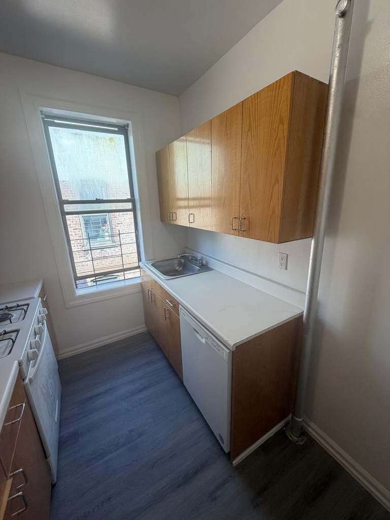 W 204th Street / Vermilyea Avenue - Photo 1