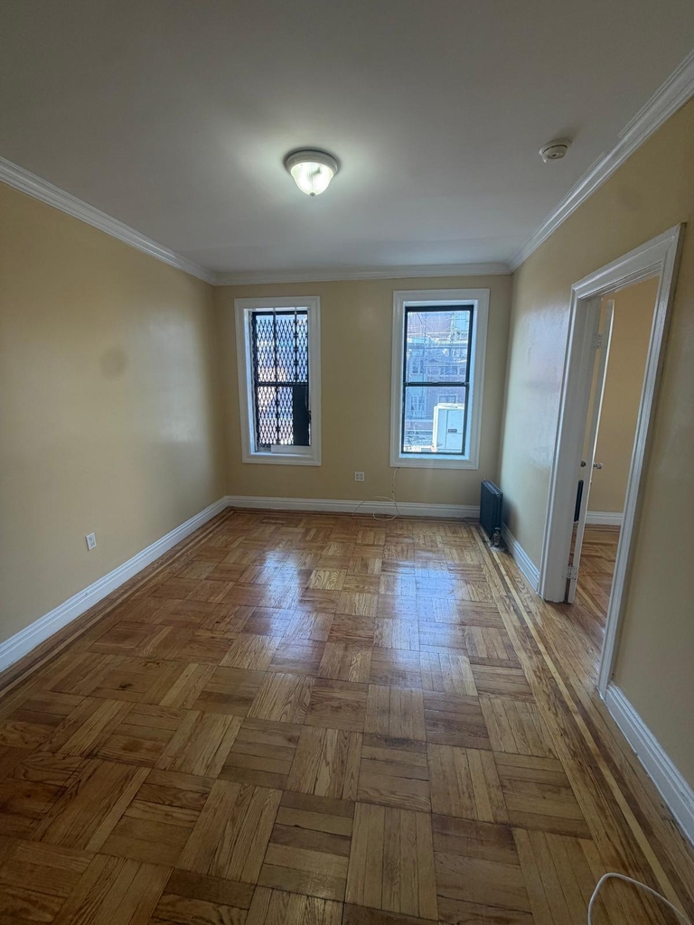 W 204th Street / Vermilyea Avenue - Photo 3