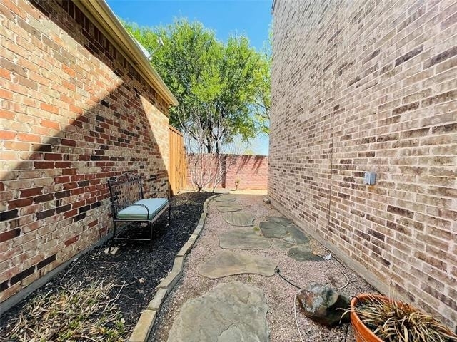 40 Emerald Pond Drive - Photo 3