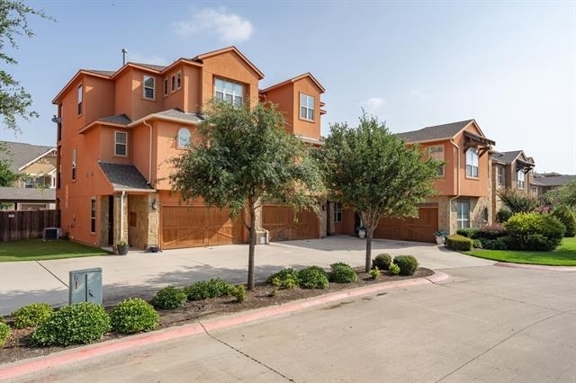 2640 Venice Drive - Photo 2
