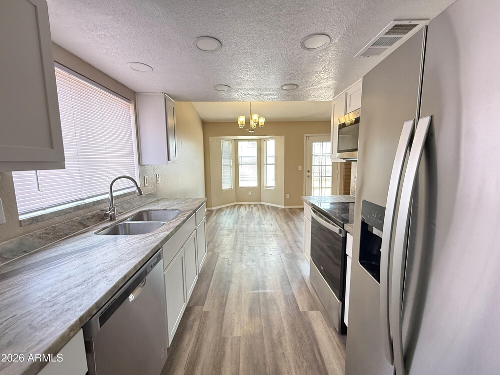 10921 W Sells Drive - Photo 9