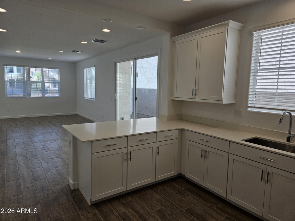3357 S Primrose Avenue - Photo 10