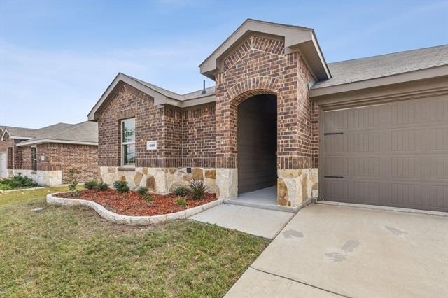 606 Wrangler Drive - Photo 2