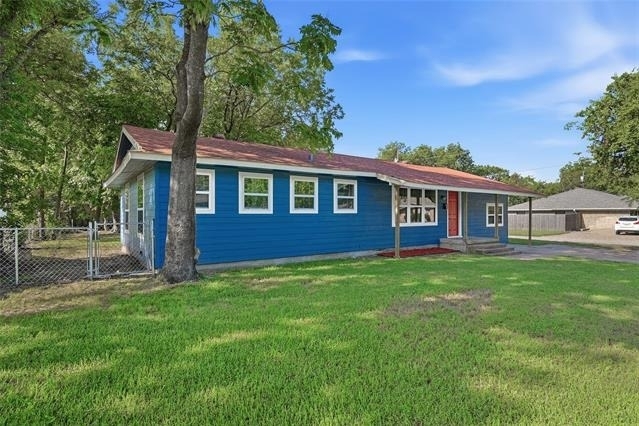 718 W Belden Street - Photo 1