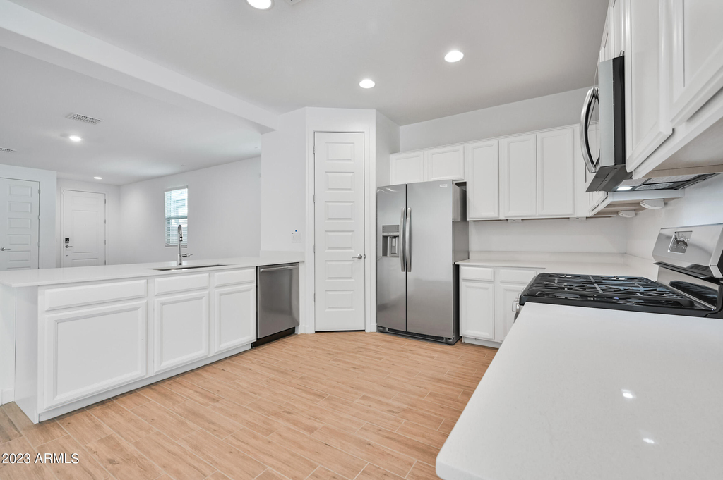 12617 W Kaler Drive - Photo 8
