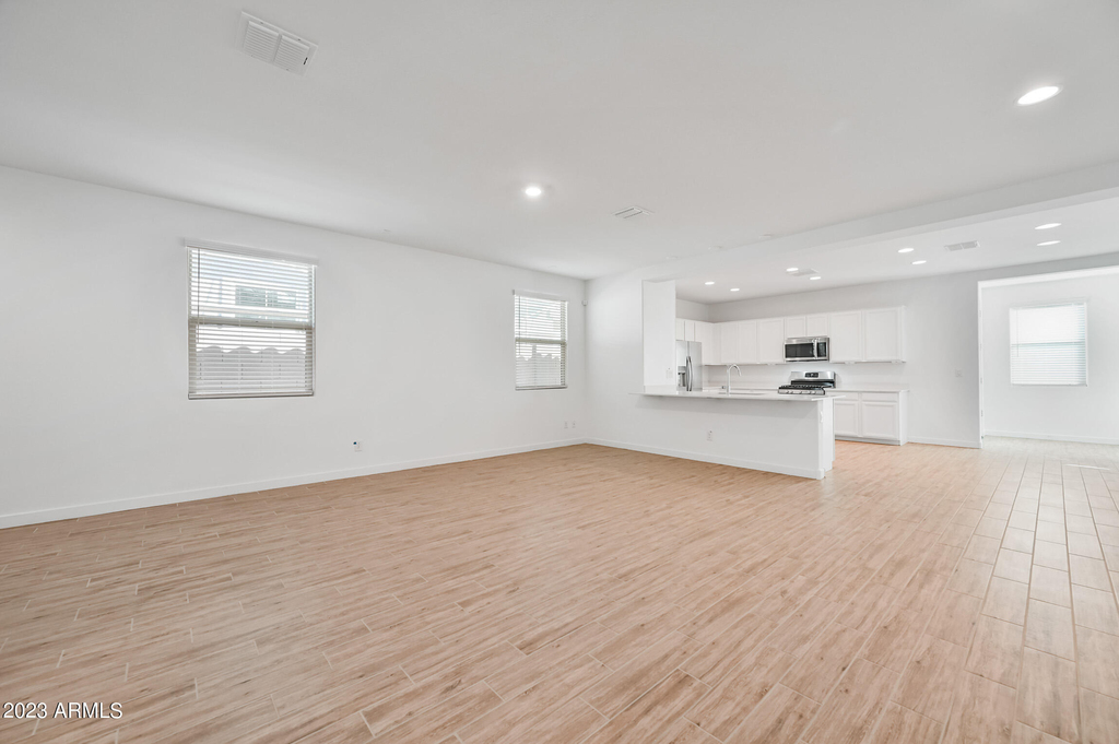 12617 W Kaler Drive - Photo 3
