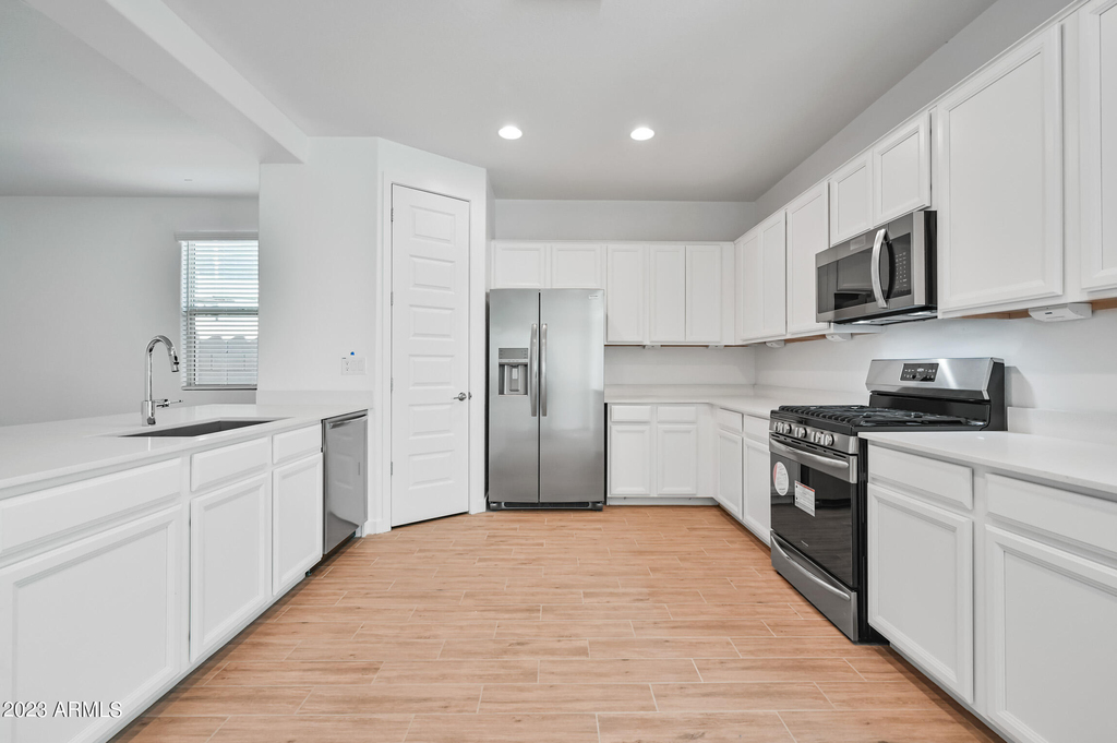 12617 W Kaler Drive - Photo 7