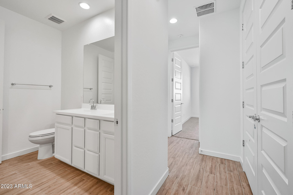 12617 W Kaler Drive - Photo 17