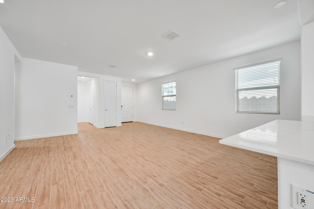 12617 W Kaler Drive - Photo 4