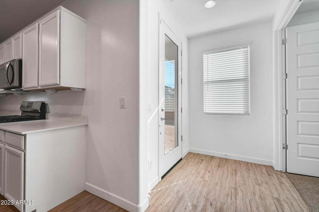 12617 W Kaler Drive - Photo 11