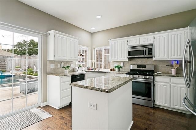 6916 Amethyst Lane - Photo 3