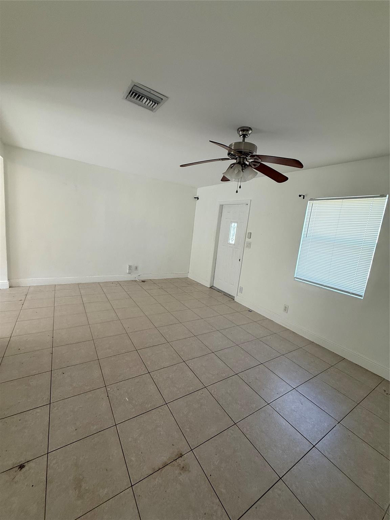 1139 Nw 9th Avenue - Photo 16
