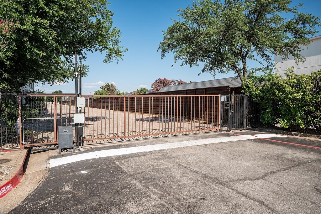 10757 Villager Road - Photo 36