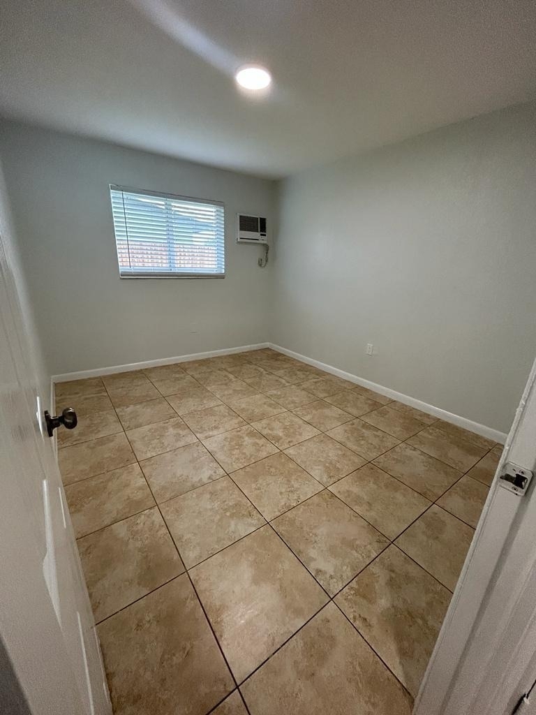 1119 Nw 6th Avenue - Photo 6