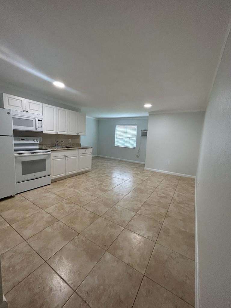 1119 Nw 6th Avenue - Photo 1