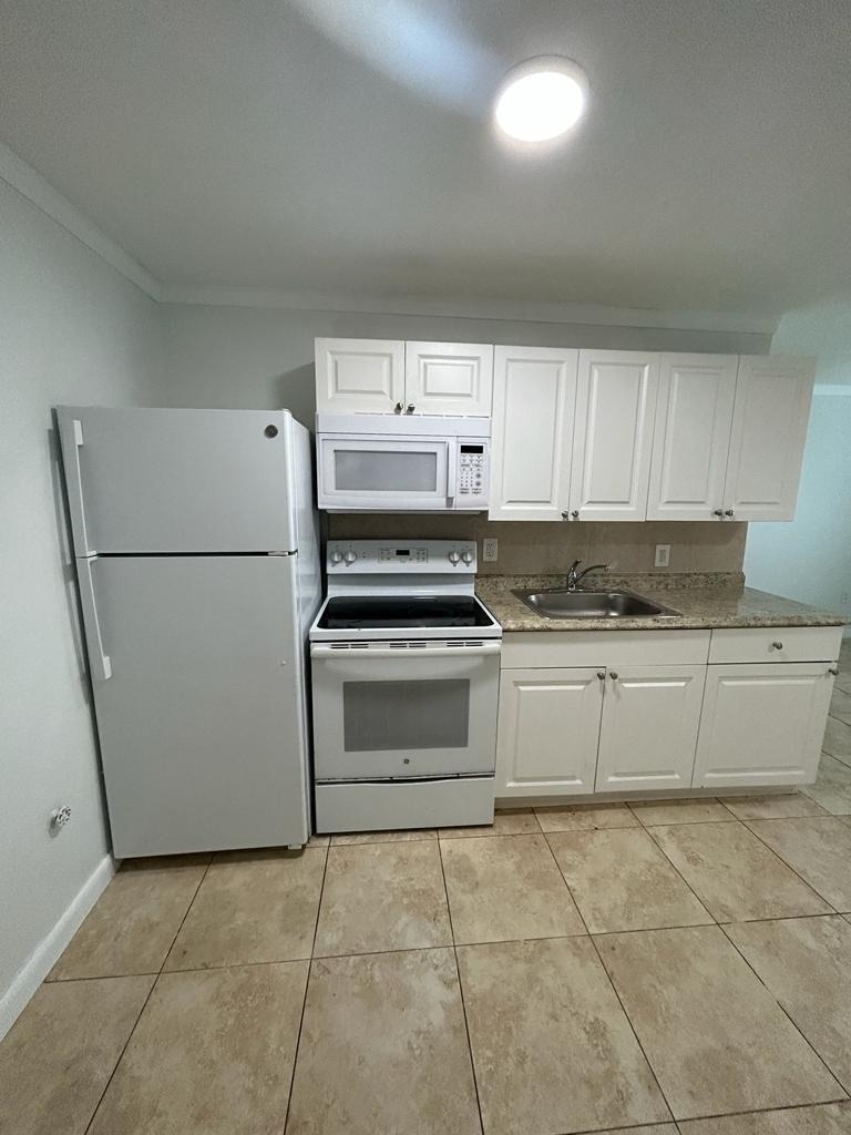 1119 Nw 6th Avenue - Photo 2