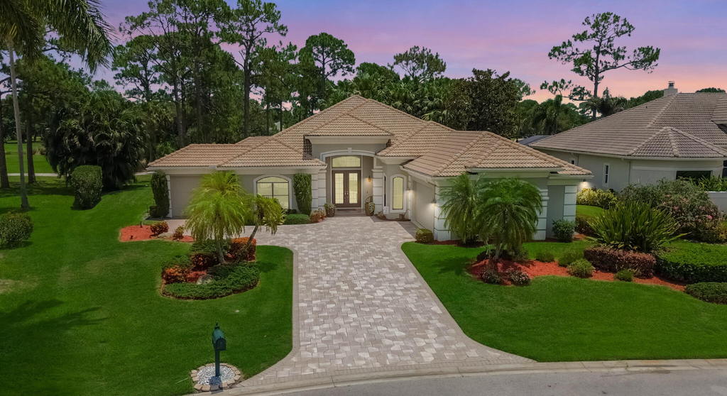 8060 Kiawah Trace - Photo 0