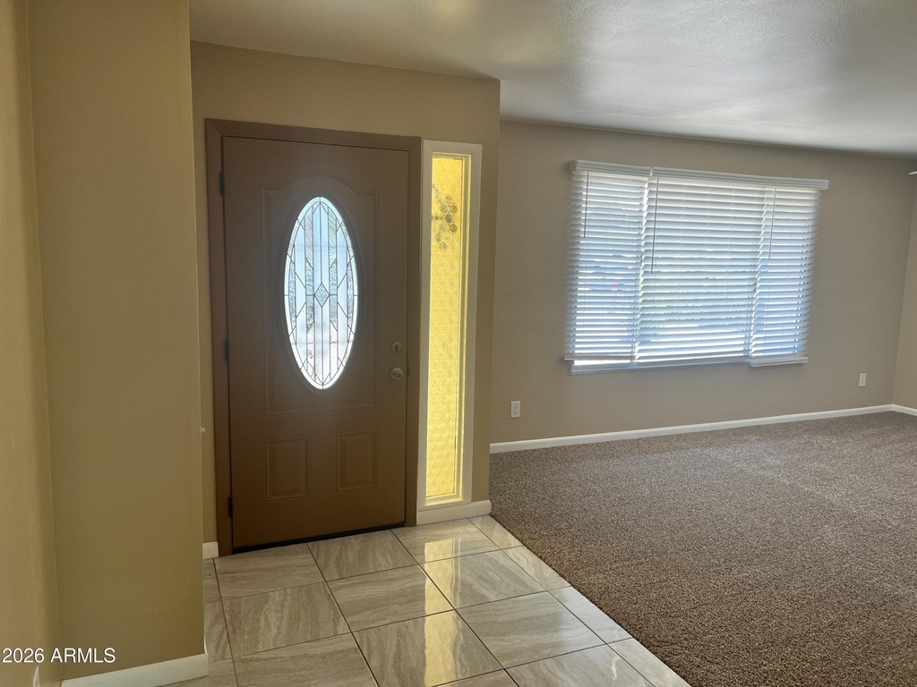 602 E Lodge Drive - Photo 3