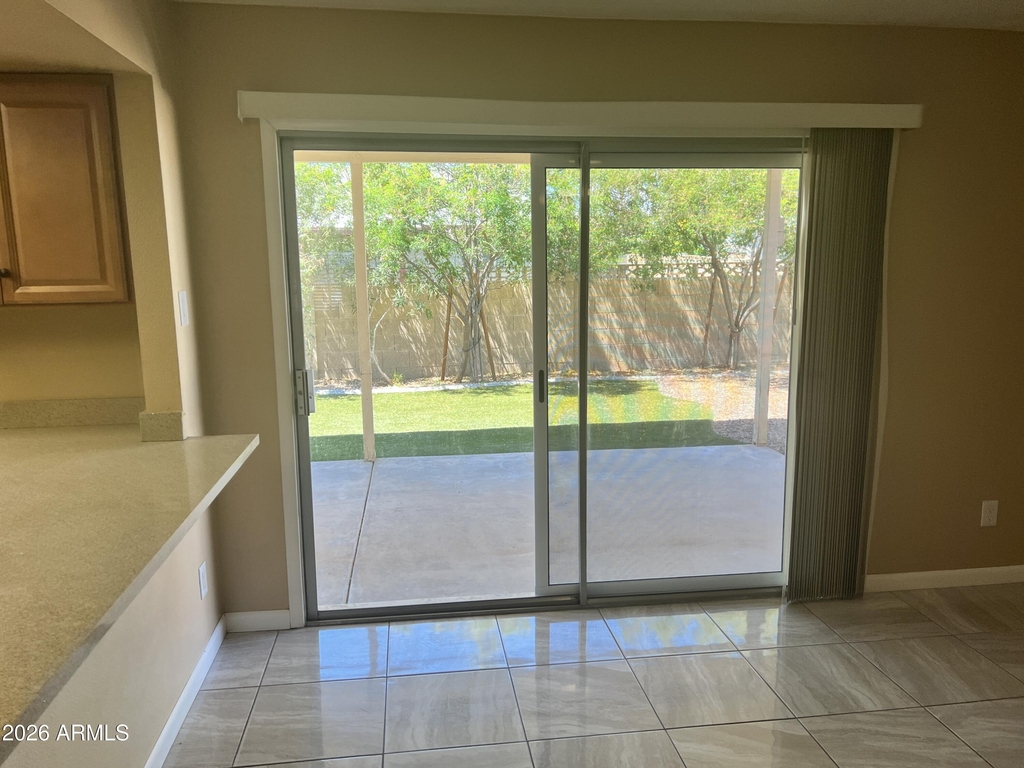 602 E Lodge Drive - Photo 8