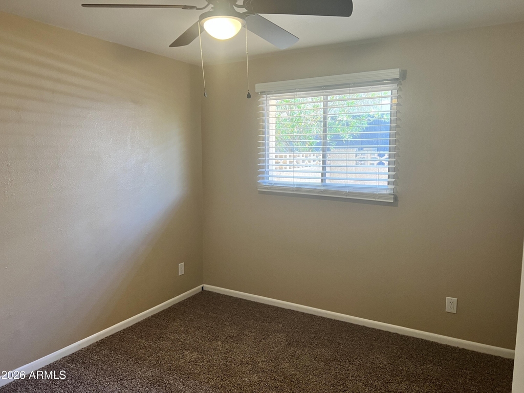 602 E Lodge Drive - Photo 22