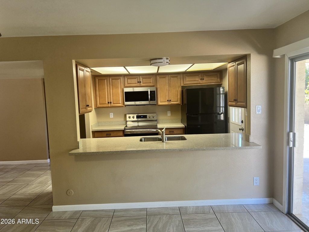 602 E Lodge Drive - Photo 5