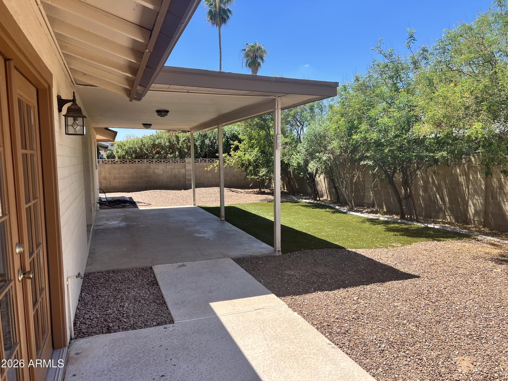 602 E Lodge Drive - Photo 27
