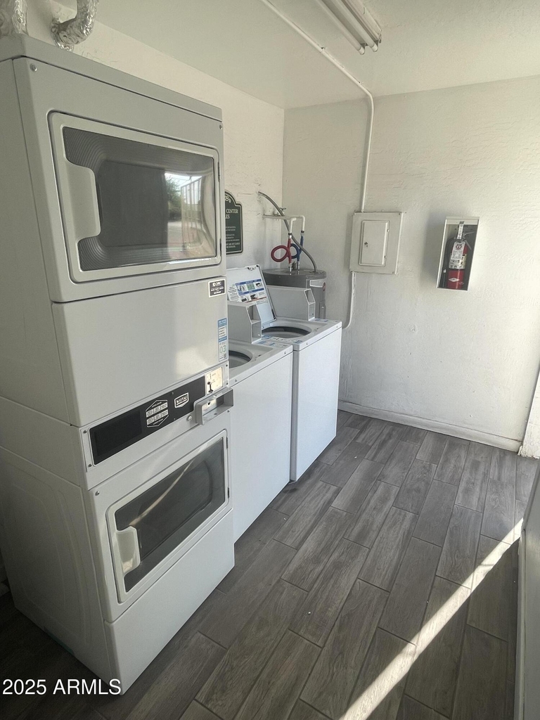 602 E Townley Avenue - Photo 8